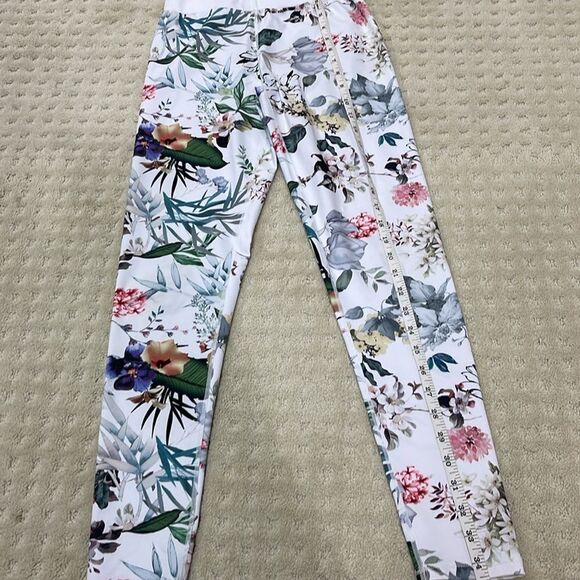 Forever 21 Floral Women’s Leggings, Size Small - Picture 4 of 6